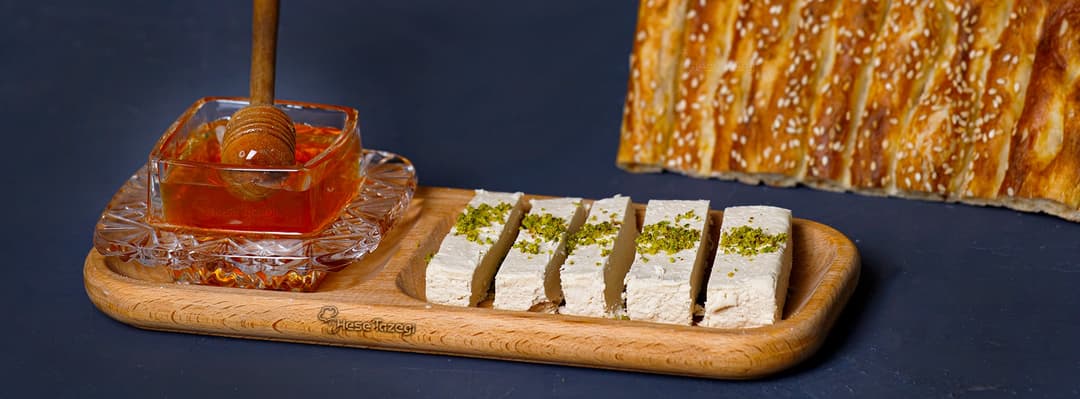 نان و حلوا ارده و عسل