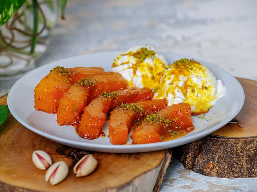 دسر کدو حلوایی با بستنی