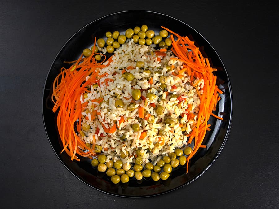 دمی نخودسبز و هویج و زیره
