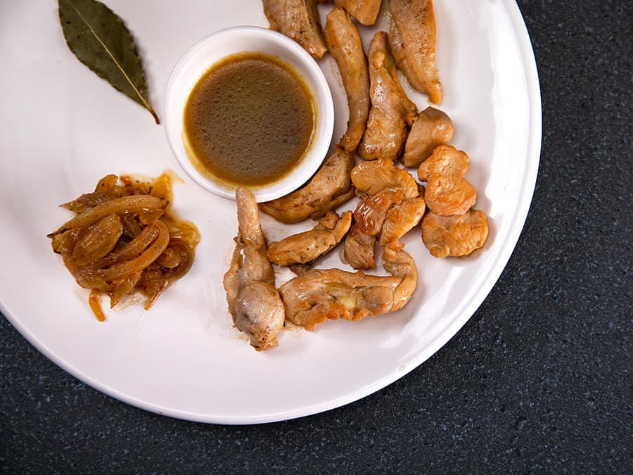 مرغ در سس پیاز و سرکه