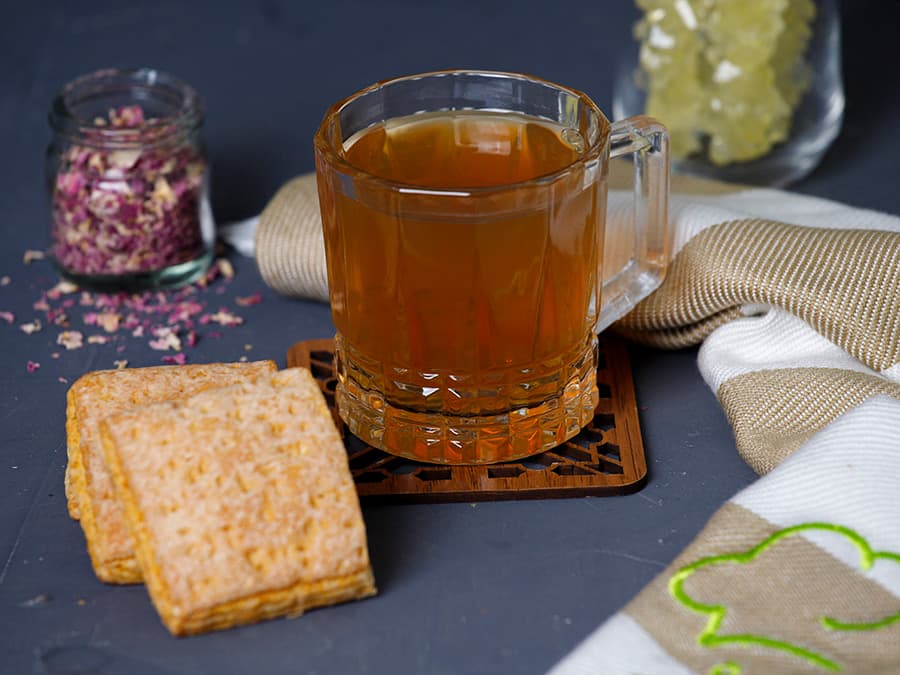چای سبز و گل سرخ
