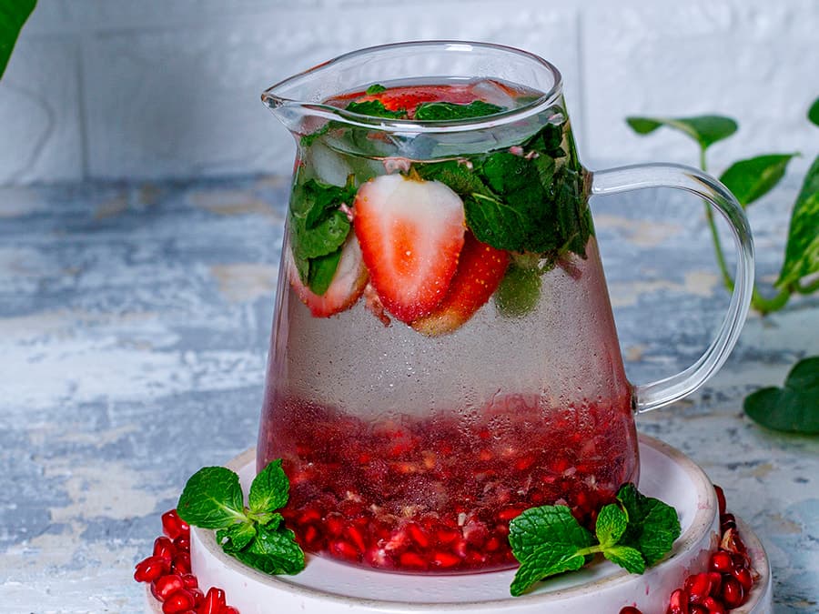 دتاکس (انار، توتفرنگی و نعناع)
