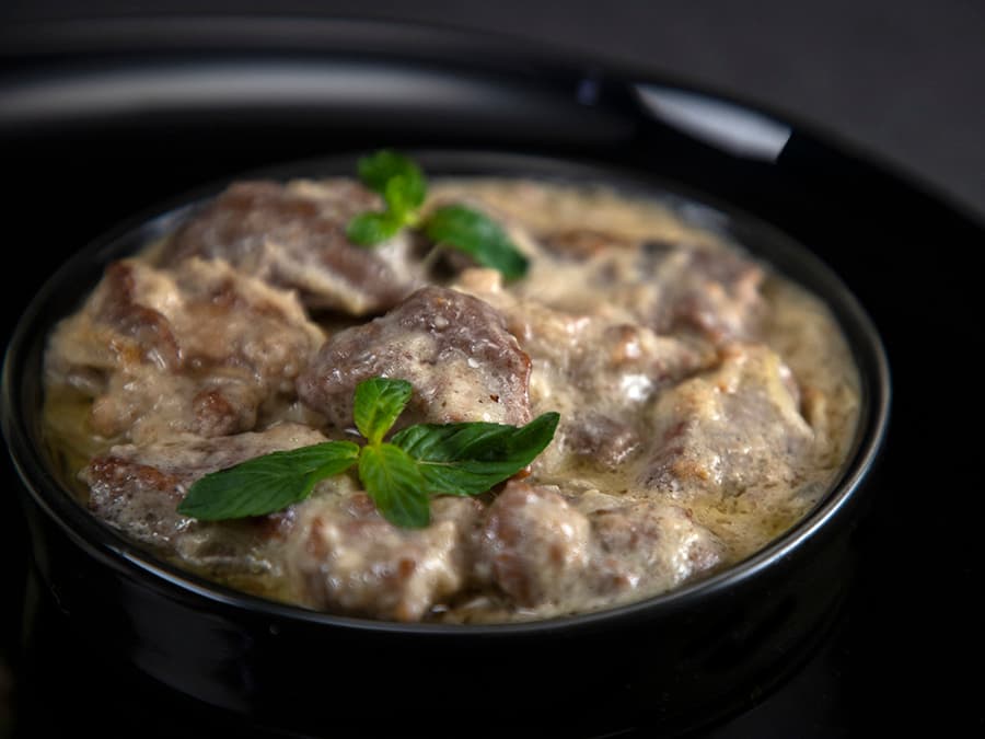 خوراک گوشت با خامه