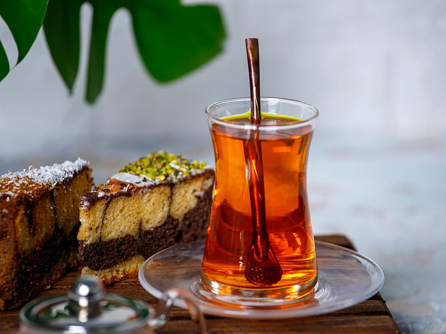 دمنوش زعفران با هل و دارچین