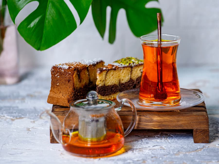 دمنوش زعفران با هل و دارچین