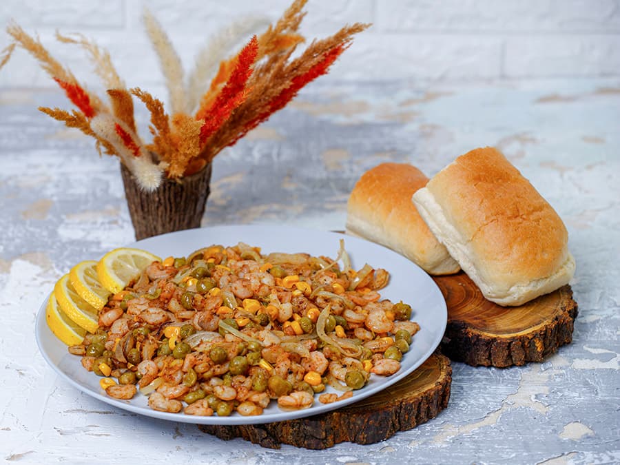 میگو و سبزیجات