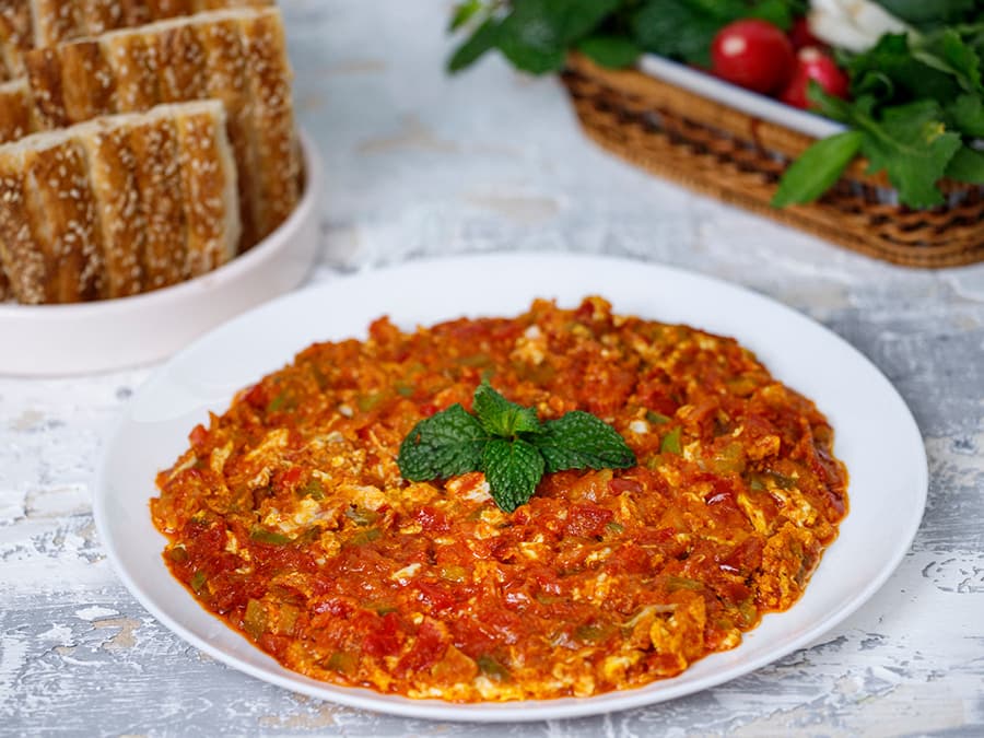 املت گوجه فرنگی و فلفل دلمهای