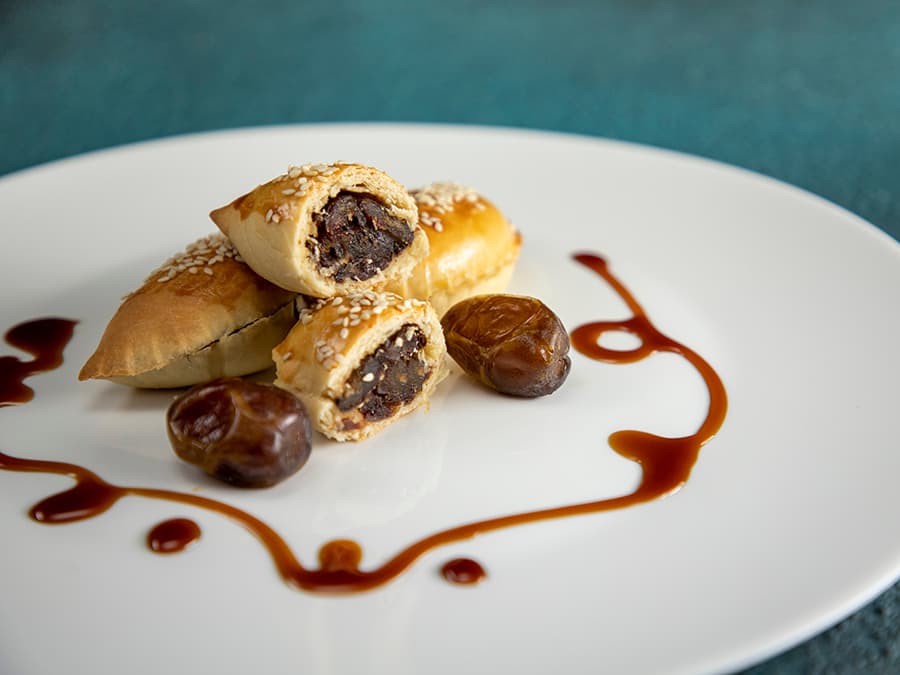 فطایر خرما و گردو